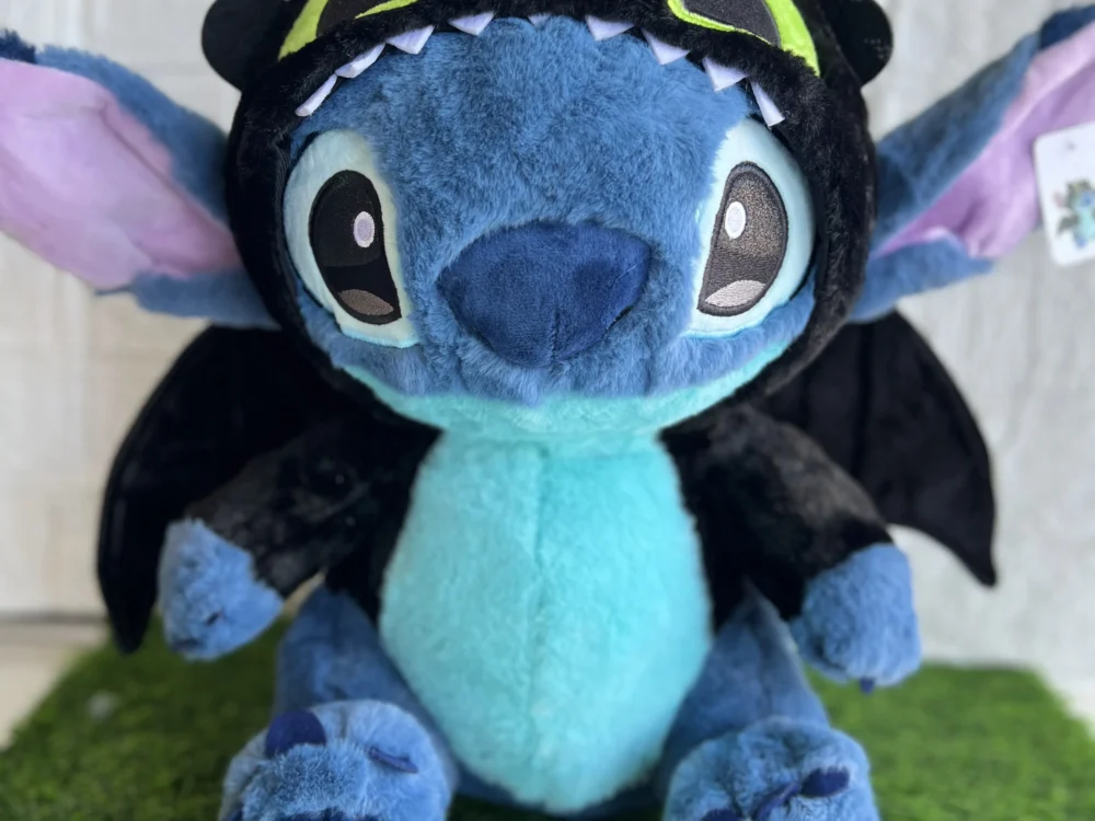 Peluche Stitch con disfraz de Chimuelo 35 cm